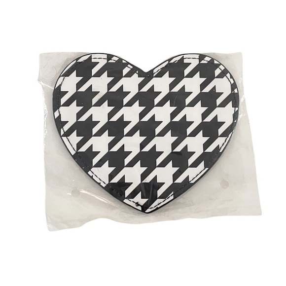 Heart Shaped Mini Beauty Makeup Cosmetic Mirror - Picture 1 of 7